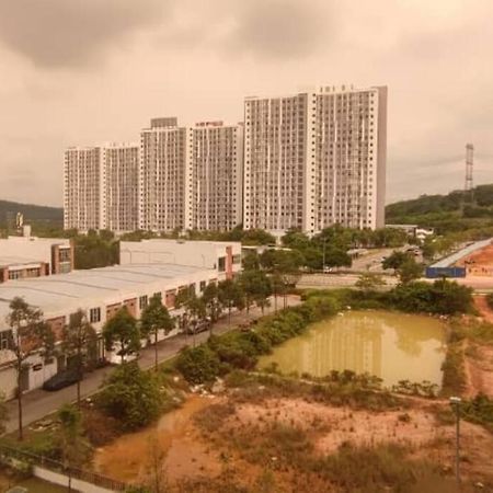 Hzb301-Selfcheck-In-Wi-Fi- Netflix- Parking- Pool-2 Bedroom- Klia, 7099 Sepang Buitenkant foto